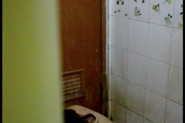 Sexy asian shemale sucer son ami dans la douche.